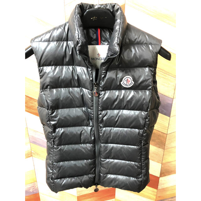 MONCLER(モンクレール)のモンクレール ダウンベスト GHANY レディース レディースのジャケット/アウター(ダウンベスト)の商品写真