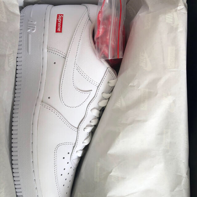 ホワイトサイズSupreme × NIKE AIR FORCE 1 LOW