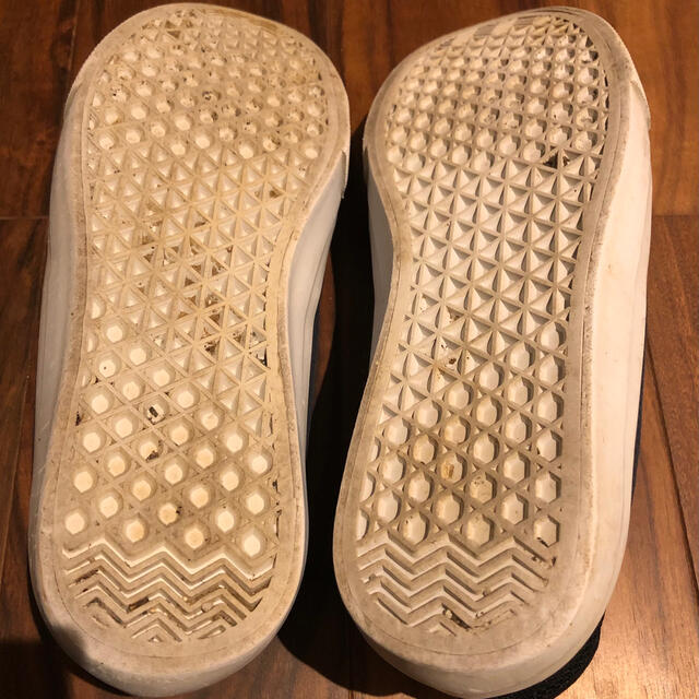 GU(ジーユー)のGU  スニーカー　ネイビー　26センチ メンズの靴/シューズ(スニーカー)の商品写真