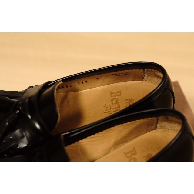 Dr.Martens(ドクターマーチン)の【使用2回】Berwick バーウィック 23cm レディースタッセルローファー レディースの靴/シューズ(ローファー/革靴)の商品写真