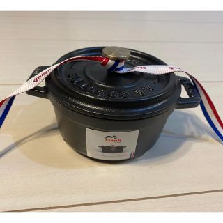 ストウブ(STAUB)のstaub ストウブ ココット ラウンド ブラック 10cm(食器)