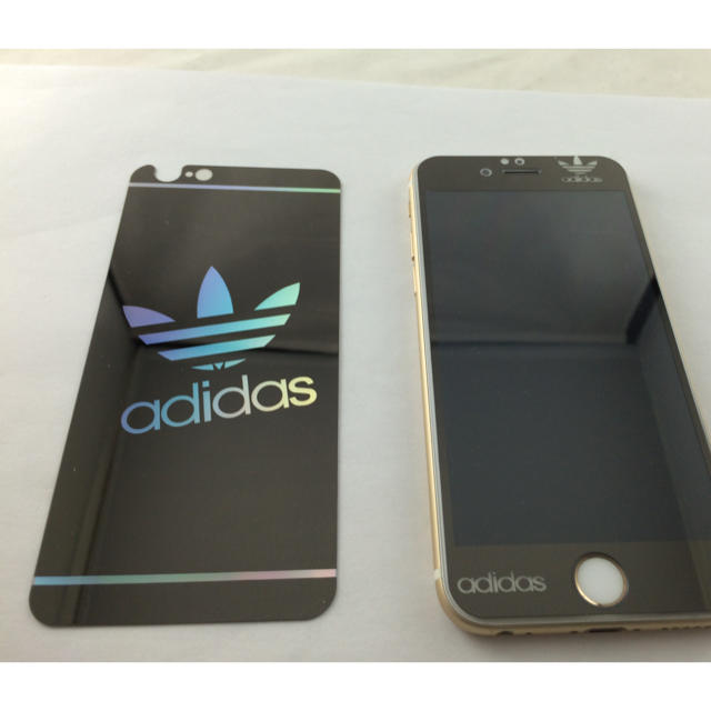 adidas(アディダス)の海外限定アディダス強化ガラス4種類選択 スマホ/家電/カメラのスマホアクセサリー(保護フィルム)の商品写真