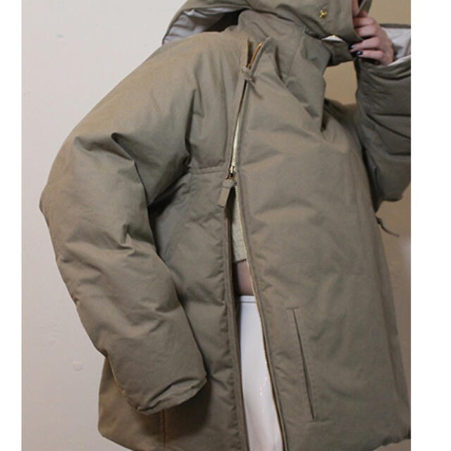 最新アイテム 美品…JUN MIKAMI ジュンミカミ ブリスベンモス Vネック