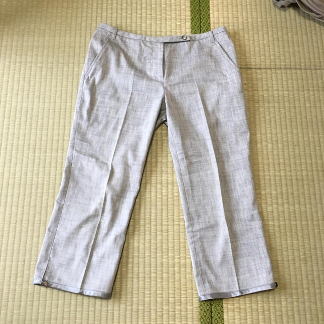 UNITED ARROWS(ユナイテッドアローズ)のグレー パンツ レディースのパンツ(クロップドパンツ)の商品写真