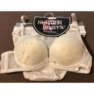 新品　ブラ&ショーツ上下セット　白(ブラ&ショーツセット)