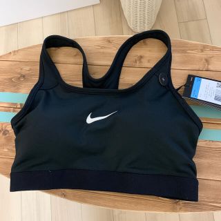 ナイキ(NIKE)のナイキ　スポーツブラ　M(トレーニング用品)