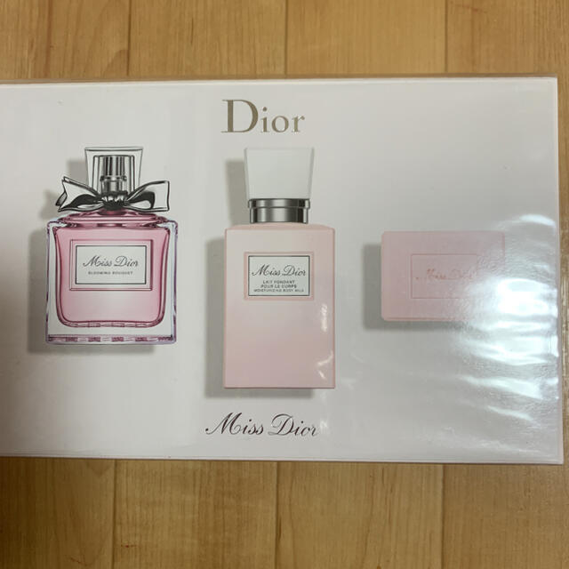 Dior める様専用 ミス ディオール ブルーミング ブーケ オードゥトワレ 50mlの通販 By まどか S Shop ディオールならラクマ