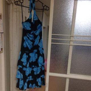 ブルー薔薇柄のドレス(その他ドレス)
