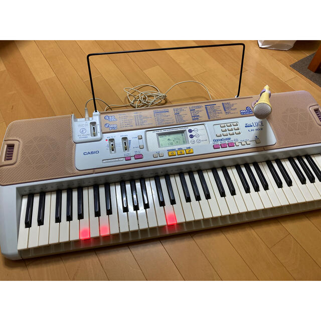 CASIO(カシオ)の光ナビゲーションキーボード　CASIO LK103 楽器の鍵盤楽器(キーボード/シンセサイザー)の商品写真