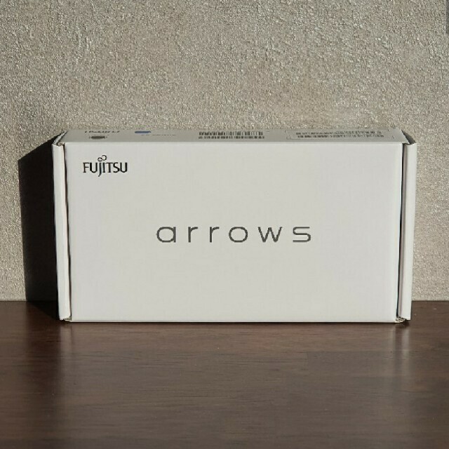 arrows(アローズ)の富士通 arrows rx 新品未使用 ブラック スマホ/家電/カメラのスマートフォン/携帯電話(スマートフォン本体)の商品写真