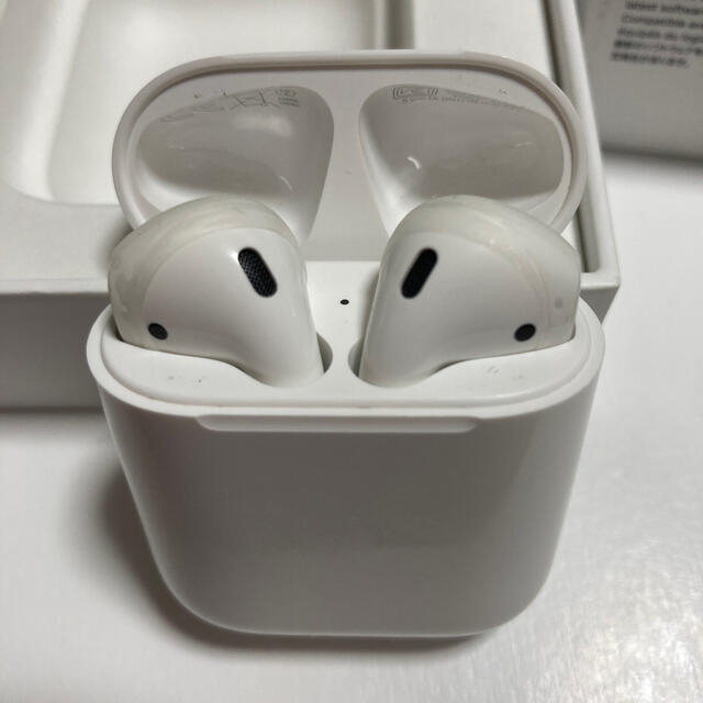 AirPods 2世代 【USED】MV7N2J/A - ヘッドフォン/イヤフォン