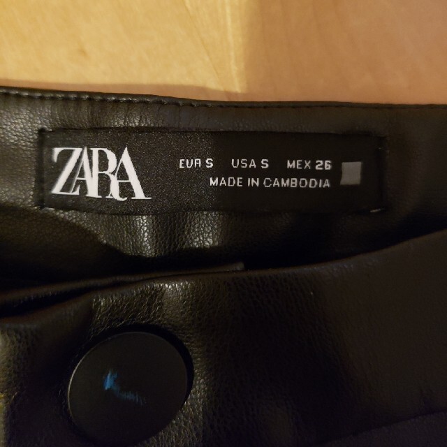 ZARA(ザラ)のZARA♥️新作新品今季秋冬レザースキニー レディースのパンツ(カジュアルパンツ)の商品写真