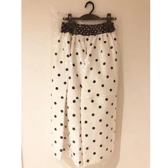 美品　akiki POLKA DOTS SKIRT/white レディースのスカート(ロングスカート)の商品写真