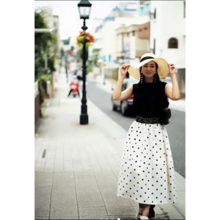 美品　akiki POLKA DOTS SKIRT/white(ロングスカート)