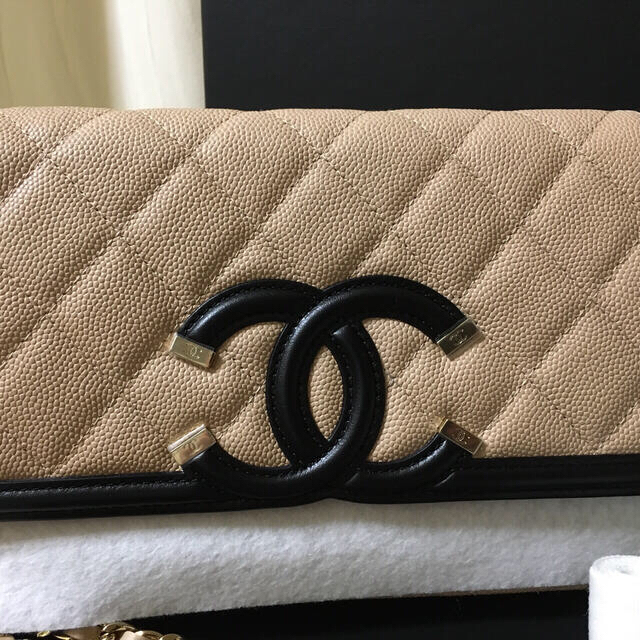 CHANEL(シャネル)のシャネル  CCフィリグリー　チェーンウォレット レディースのバッグ(ショルダーバッグ)の商品写真