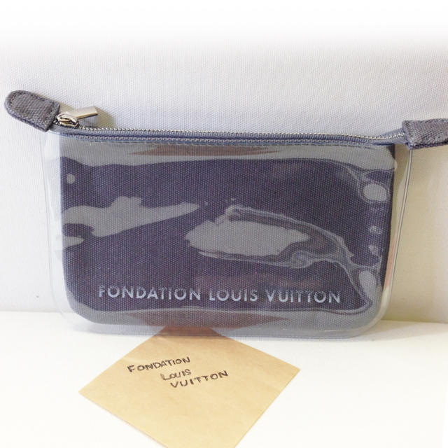 LOUIS VUITTON(ルイヴィトン)のルイヴィトン美術館限定★ポーチ レディースのファッション小物(ポーチ)の商品写真