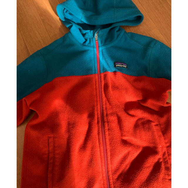 patagonia(パタゴニア)のパタゴニア  patagonia フリース　S キッズ キッズ/ベビー/マタニティのキッズ服男の子用(90cm~)(ジャケット/上着)の商品写真