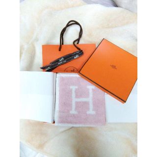 エルメス(Hermes)のTIARA 様専用HERMES エルメス タオルハンカチ　箱入り(ハンカチ)