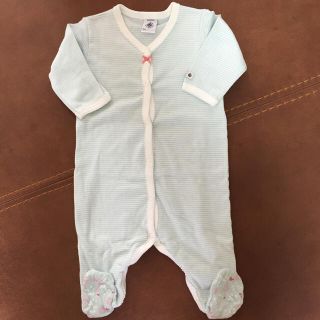 プチバトー(PETIT BATEAU)のPETIT BATEAU 足先付き長袖ボーダーロンパース(ロンパース)