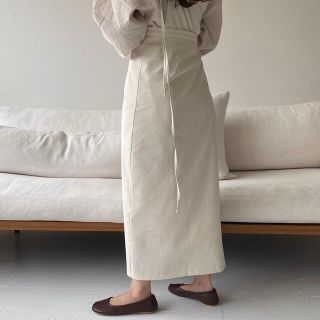 lawgy winding skirt Ivory 【新品・未使用】(ロングスカート)