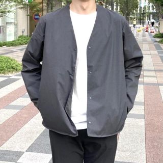 MUJI(無印良品)チャコールグレー 水を弾くVネックカーディガン・紳士XL