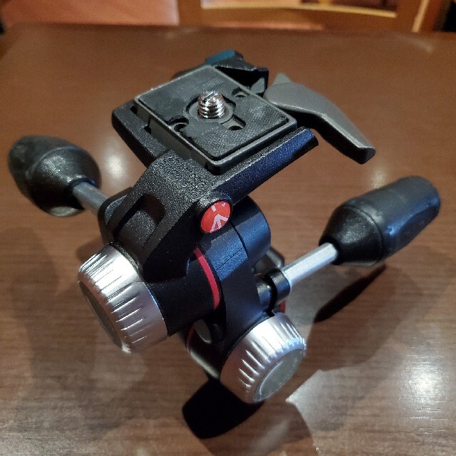 Manfrotto(マンフロット)のManfrotto 3WAY雲台 X-PRO クイックリリースプレート付き スマホ/家電/カメラのカメラ(その他)の商品写真