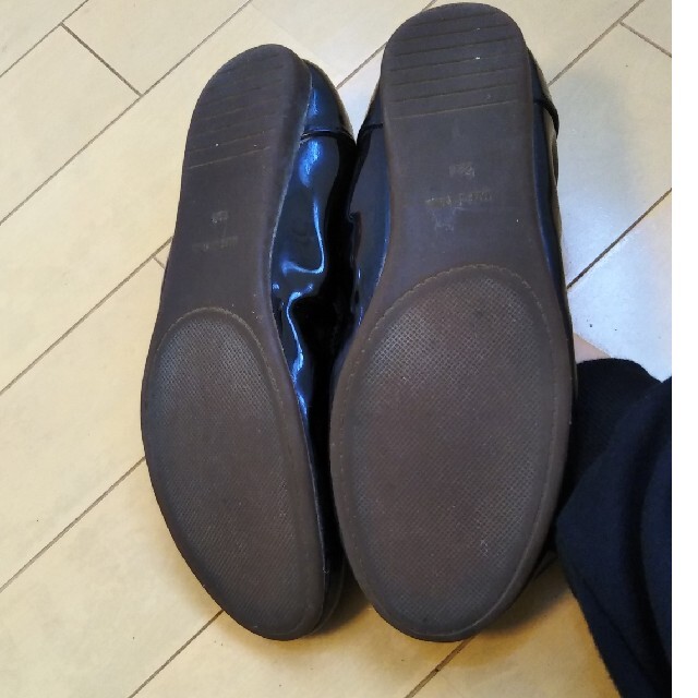 バレエパンプス　エナメル　フラット23.5cm レディースの靴/シューズ(バレエシューズ)の商品写真