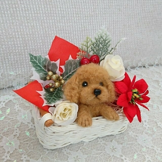ぬいぐるみ/人形羊毛フェルト  トイプードル〈レッド〉 クリスマスアレンジメント