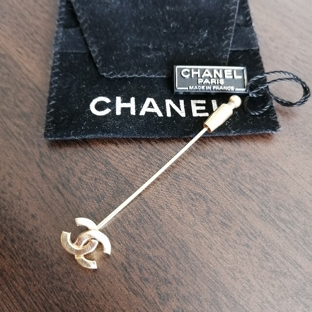 CHANEL　ピンブローチ