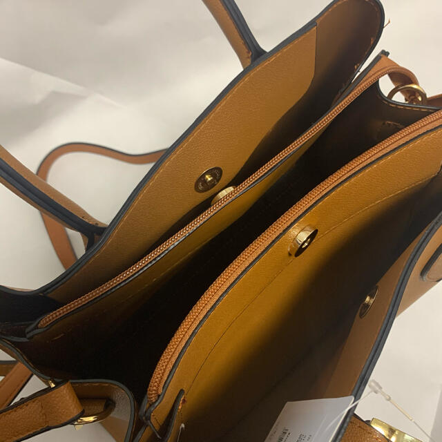 【新品】タグ付き　キャラメルハンドバック レディースのバッグ(ハンドバッグ)の商品写真
