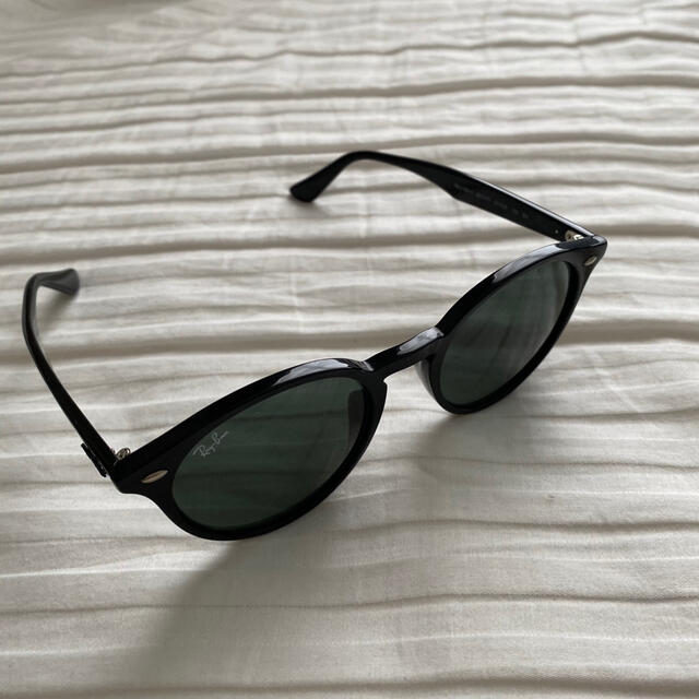 Ray-Ban(レイバン)のray-ban レイバンサングラス　ブラック　RB 2180-F メンズのファッション小物(サングラス/メガネ)の商品写真