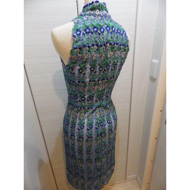 Tadashi Shoji タダシショージ 花柄刺繍のボタニカルワンピース2 最も