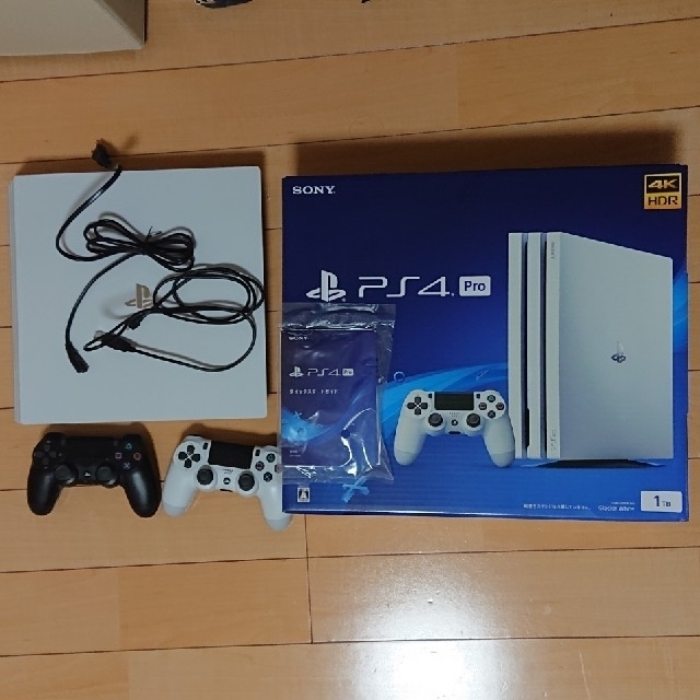 エンタメ/ホビーPlayStation4 Pro 本体 CUH-7200B B02  おまけ付き