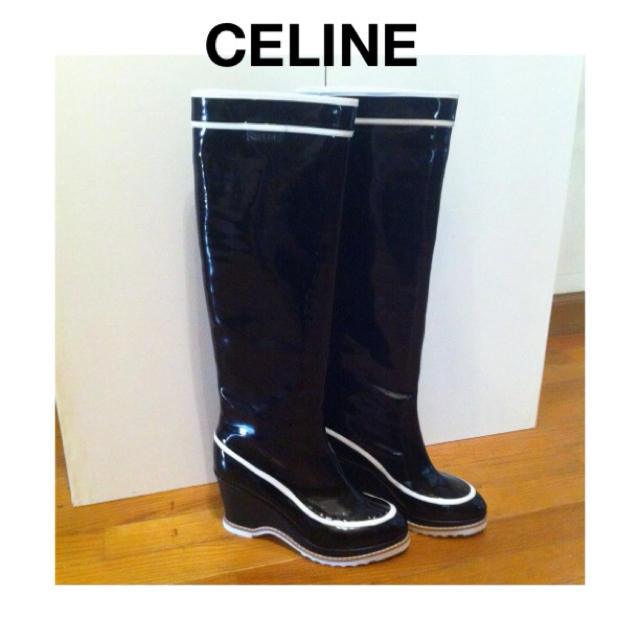 celine(セリーヌ)の新品 セリーヌ エナメル ブーツ レディースの靴/シューズ(ブーツ)の商品写真