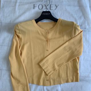 フォクシー(FOXEY)のFOXEY アッパースタンダード　イエロー　未使用(カーディガン)