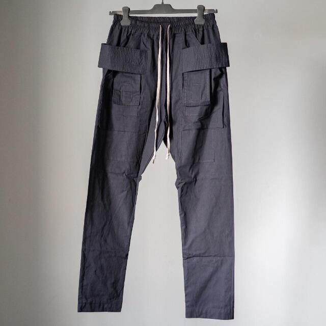 OFF-WHITE(オフホワイト)の【国内未入荷】mnml DROP CROTCH CARGO PANTS【新品】 メンズのパンツ(ワークパンツ/カーゴパンツ)の商品写真