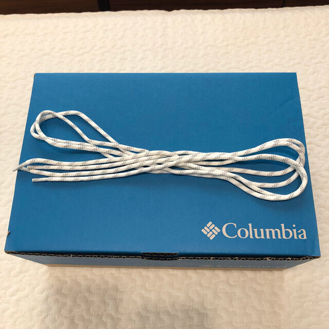Columbia(コロンビア)のColumbia 反射　靴ひも　リフレクター　白 スポーツ/アウトドアのランニング(シューズ)の商品写真