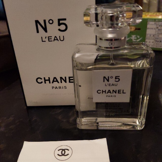 CHANEL - 専用出品です。シャネル No5ロー オードトワレ 50mlの通販 by ...