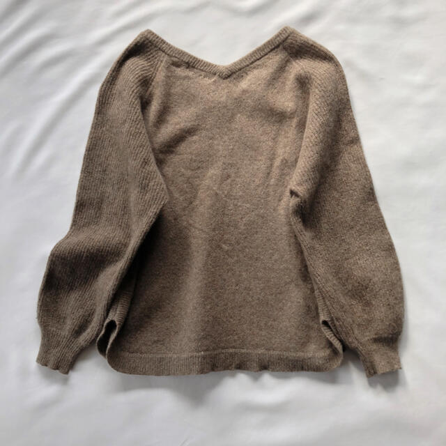 BEAMS(ビームス)の【美品】ビームス　Vネックニット　Vネック　カシミヤ　カシミア レディースのトップス(ニット/セーター)の商品写真