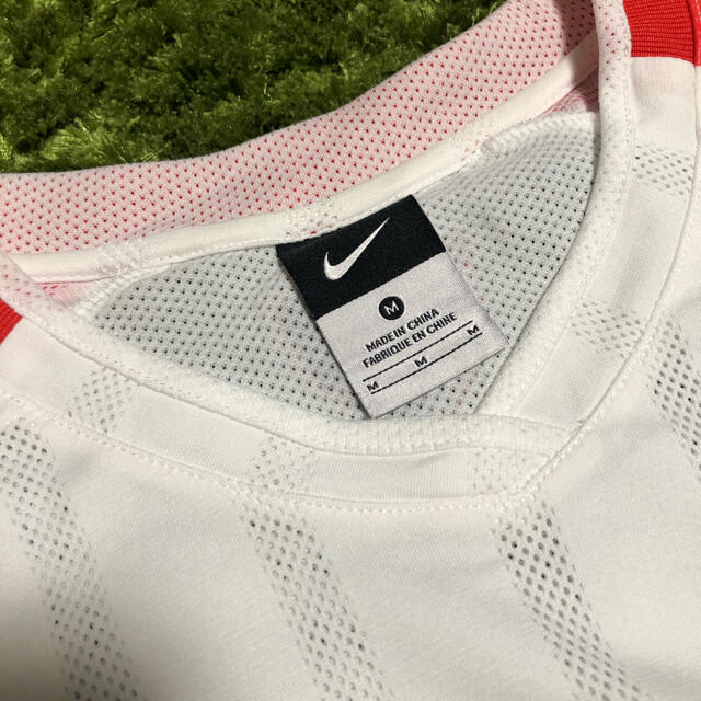 NIKE(ナイキ)のナイキサッカートレーニングウェア スポーツ/アウトドアのサッカー/フットサル(ウェア)の商品写真