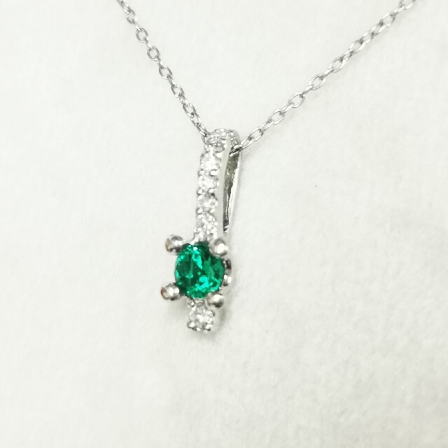 Pt900 エメラルド×ダイヤモンド ペンダント ネックレス 流行のアイテム