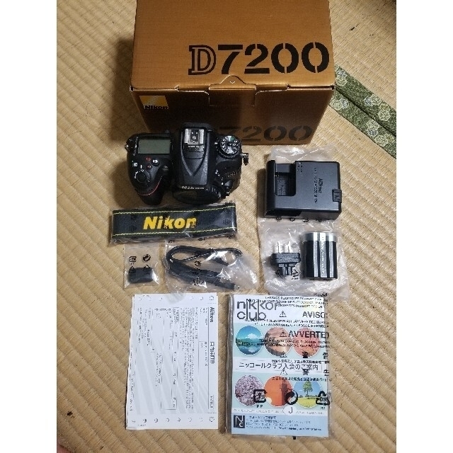 デジタル一眼Nikon d7200 ボディ 付属品付き aps-c