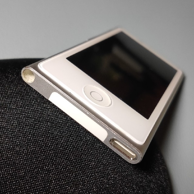 Apple(アップル)のiPod nano 16GB（第7世代） スマホ/家電/カメラのオーディオ機器(ポータブルプレーヤー)の商品写真