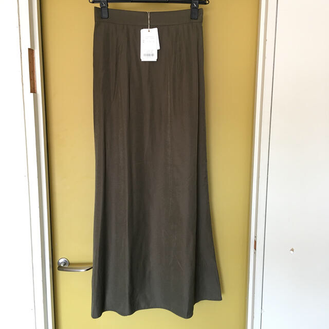 Ungrid(アングリッド)のUngrid  ヴィンテージサテンフィットフレアスカート　新品 レディースのスカート(ロングスカート)の商品写真