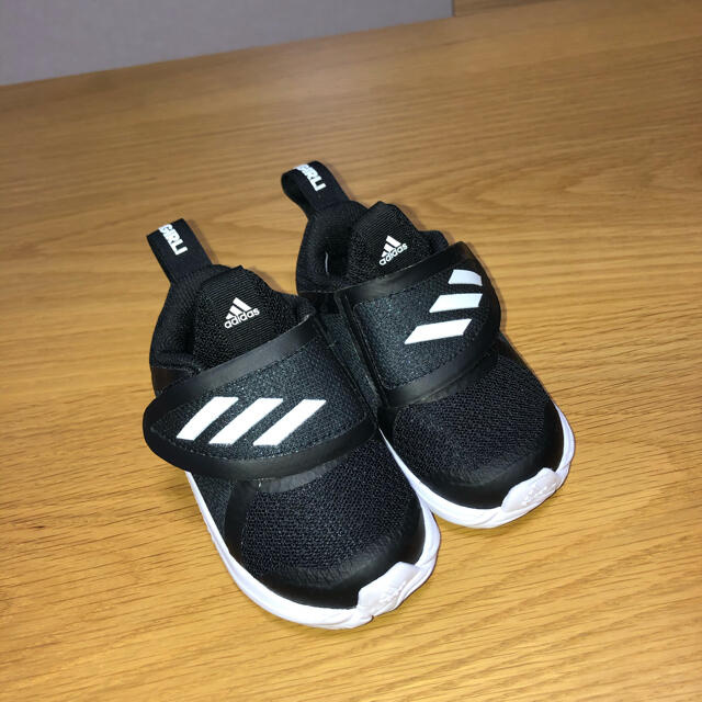 adidas(アディダス)のアディダス　ベビースニーカー キッズ/ベビー/マタニティのベビー靴/シューズ(~14cm)(スニーカー)の商品写真