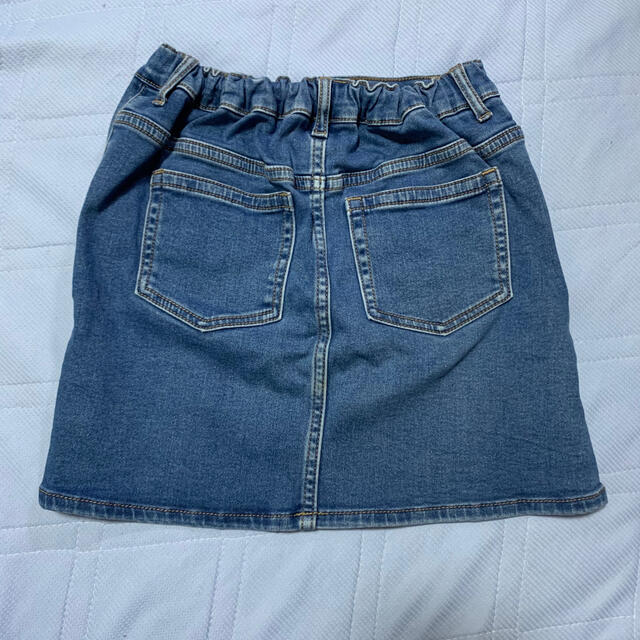 GU(ジーユー)のGU デニムスカート　130 キッズ/ベビー/マタニティのキッズ服女の子用(90cm~)(スカート)の商品写真