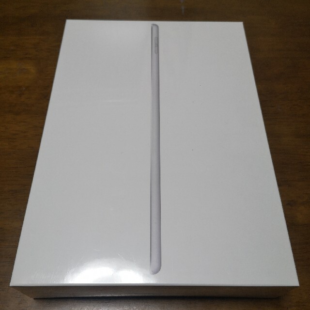 iPad(アイパッド)の新品未開封 iPad 第8世代 32GB シルバー MYLA2J/A A2270 スマホ/家電/カメラのPC/タブレット(タブレット)の商品写真