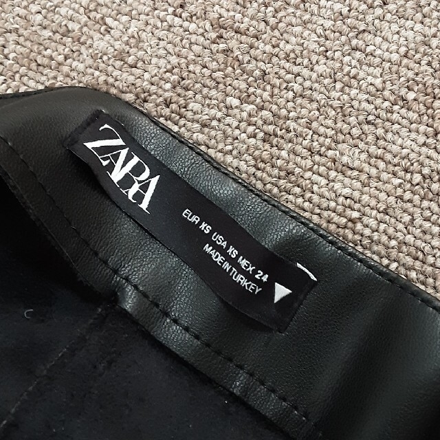 ZARA(ザラ)のZARA レザーミニスカート レディースのスカート(ミニスカート)の商品写真