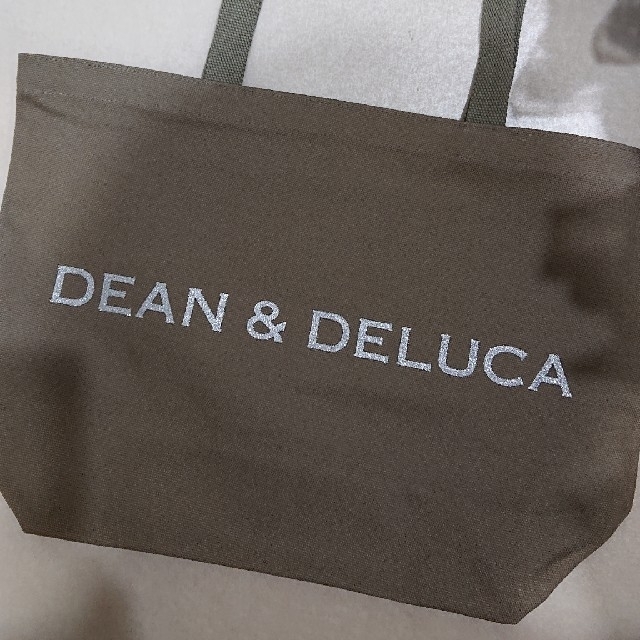 DEAN & DELUCA(ディーンアンドデルーカ)のディーン&デルーカ チャリティー トートバッグ Ｌサイズ❣️ ゆうパケット発送♪ レディースのバッグ(トートバッグ)の商品写真