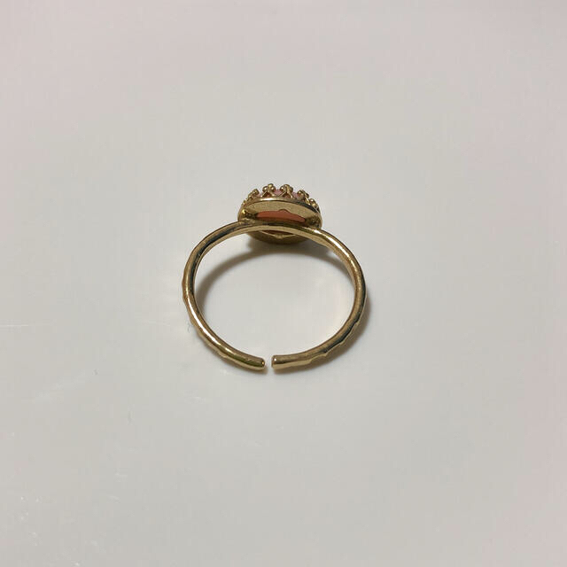 ピンクオパール　ローズカットオーバル横リング　真鍮 レディースのアクセサリー(リング(指輪))の商品写真